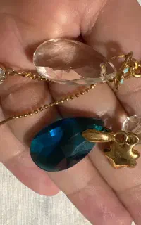 گوشواره لنگه به لنگه