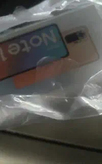 گوشی مفقودی در تاکسی با کاور مشکی کیفی