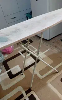 یک عدد میز اتو