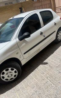پژو ۲۰۶ مدل ۴۰۱ تمیز فابریک