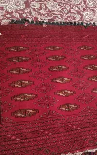 سه عدد پشتی دست بافت