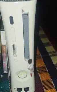 ایکس باکس ۳۶۰ جیتک شده با ۴ دسته صد تا بازی