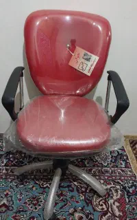 صندلی اداری جوان