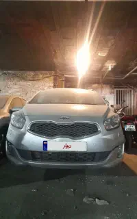 kia کارنز