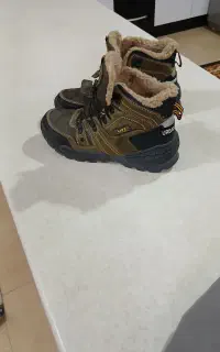 کفش کوه نوردی سایز ۴۰