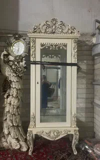 بوفه وساعت