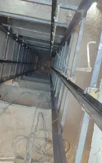نصاب اسانسور ، اهنکشی و ریل
