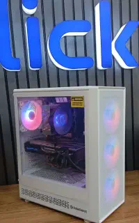 کیس Game Max . گرافیگ 8گیگ RX580