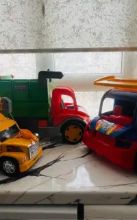 جرثقیل و کامیون و کامیون زباله