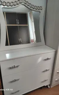 کنسول و آینه