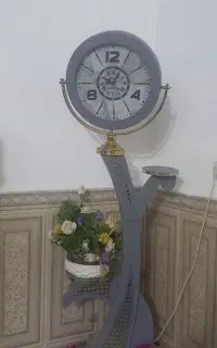ساعت ایستاده گلدانی