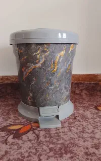 سطل آشغال بزرگ