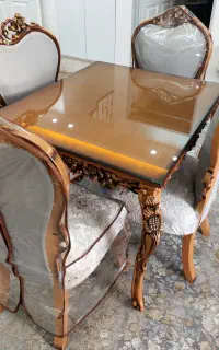 میز ناهار خوری ۴ نفره در حد نو