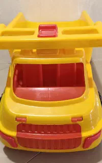 کامیون اسباب بازی بزرگ