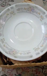 دو‌دست‌نعلبکی‌‌نو‌‌‌‌داخل‌کارتن/شیک