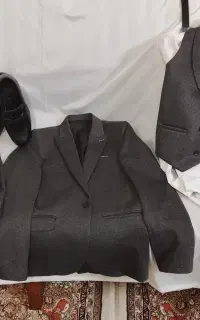 کت و شلوار و کفش کروات و تسمه