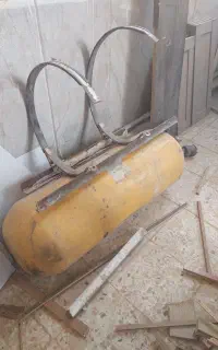 منبع گاز به همراه رگولاتور