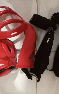 محافظ سر ، ساق رو پا ، کاپ و لباس کاراته