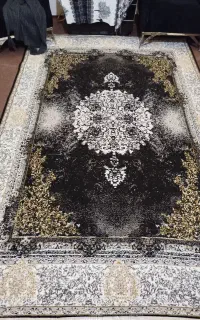 دوعدد فرش اقتصادی