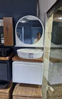 فولست روشویی کابینتی کد۱۹۰ با آینه گرد تاقچه دار