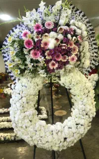 بزرگ‌ترین فروشنده تاج گل/سبد گل/ باکس گل