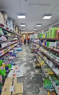 کارگر آقا برای هایپر مارکت