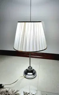آباژور و تابلو دیواری و سفره