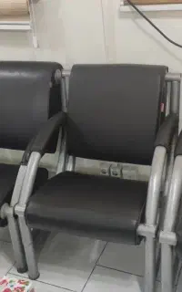 صندلی انتظار  بسیار تمییز