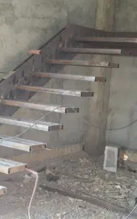 جوشکاری وساخت انواع پله گرد.کنسولی.معلق باکس وسط