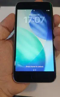 ایفون se 2020