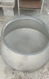 دیگ چدن بزرگ