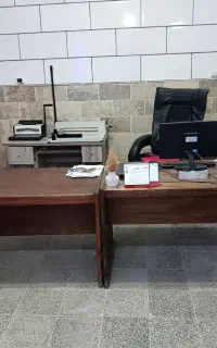 میز اداری به همراه صندلی سالم و تمیز