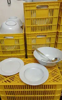 ظروف کرایه‌ای و آشپزی برای انواع مراسمات