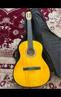 گیتار معمولی درحد نو