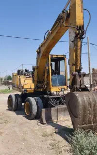 بیل لاستیکی کاترپیلار