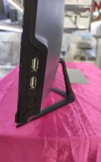 کامپیوتر سفید و مشکی Macans