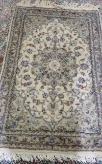قالی دست بافت