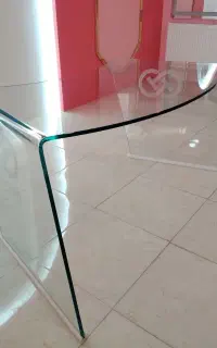 میز شیشه ای به طول و عرض و ارتفاع 75*70*150