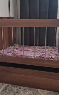 تخت و گهواره نوزاد