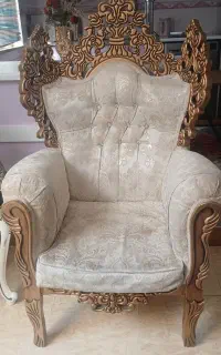 مبل نیمه سلطنتی