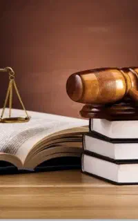 وکیل پایه یک دادگستری