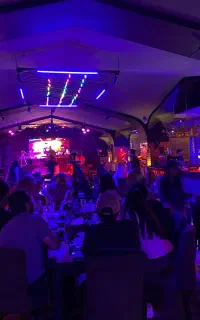 کافه ایت8 دورهمی پنجشنبه با 30درصد تخفیف