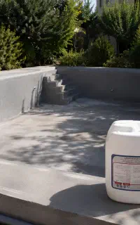 اجرا و آب بندی استخر