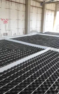 اجرای گرمایش از کف، لوله کشی آب و فاضلاب