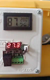 دستگاه جوجه کشی خانگی نیمه اتوماتیک