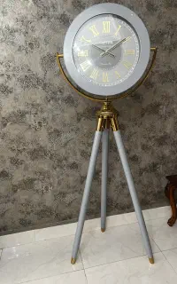 ساعت ایستاده