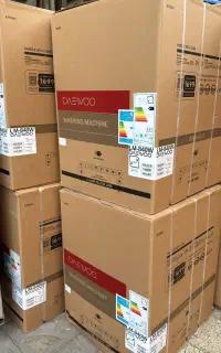 فروشنده و خریدار لباسشویی اسنوا دوو