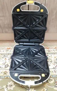 ساندویچ ساز  مجسمه دیس و ظروف