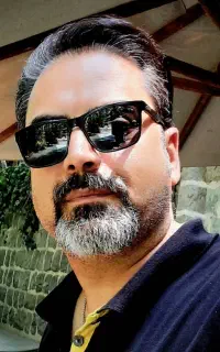 برقکار ساختمان مهندس مصلی نژاد