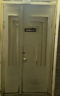 در حیاط نفر رو دولت ۱ متر و ۲۰ در ۲ متر و ۲۰